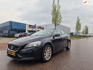 Volvo V40 1.6 D2 Momentum NAVI PSENSOR CRUISE TREKHAAK 2 X SLEUTELS