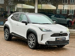 Toyota Yaris Cross 1.5 Hybrid GR Sport|Camera|HUD|Nav|CarPlay|Pano|Nieuwstaat!