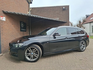 BMW 3-serie Touring 320i M Sport Edition 184PK Auto. Panoramadak / Trekhaak / Apple Car Play / Achteruitrijcamera / Headup Display