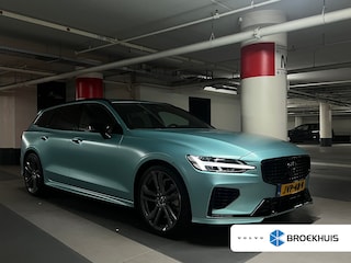 Volvo V60 T8 R Recharge AWD Ultra Dark | Flash Green | Polestar Optimalisatie | Heico | Panoramadak | 20 inch | Stylingskit |