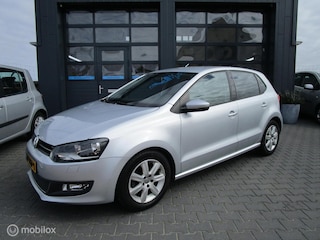 Volkswagen Polo 1.4-16V Highline 5drs 76dkm! Leer Camera Carplay