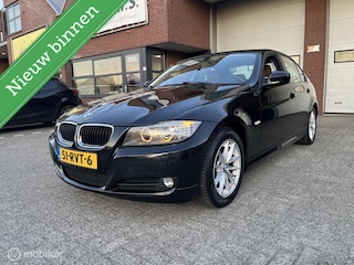 BMW 318i Luxury Line NAVI*LEDER*CRUISE*