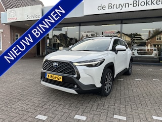 Toyota Corolla Cross 2.0 High Power Hybrid Style 200 trekhaak / all-season banden / Apple Carplay / Android Auto / Stoel- en stuurverwarming / Dodehoekdetectie / Parkeersensoren voor en achter / Toyota 10 jaar garantie programma / Toyota Pechhulppas / rijklaarprijs