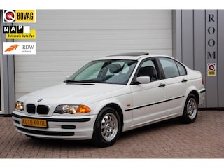 BMW 318i Automaat Clima Schuifdak NETTE AUTO