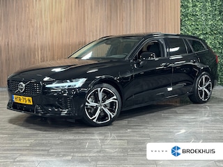 Volvo V60 T6 AWD Recharge Ultra Dark | Trekhaak | 360° Camera | Schuifdak | Head-Up Display | Harman Kardon | 19 Inch | Adaptieve Cruise Control | Stoelverwarming voor+achter | Stuurwielverwarming | Full LED Meesturende koplampen | Pilot Assist | BLIS Dode Hoek Detectie | Elektrische voorstoelen geheugen | Lederen bekleding | Zitting verlenging voorstoelen | Lederen dashboard | Google Infotainment | Keyless Drive | Parkeersensoren voor+achter | Privacy Glass | Elektrisch bedienbare achterklep | DAB Radio | Apple Carplay/Android Auto | Volvo On Call met mobiele App functie | Onyx Black Metallic |