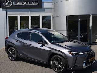 Lexus UX 250h First Edition NL-AUTO TREKHAAK KEYLESS TRIPLE-LED EL-KOFFERKLEP