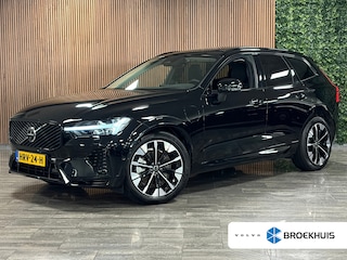 Volvo XC60 T6 AWD Recharge Ultra Dark | Luchtvering | Trekhaak | 360° Camera | Head-Up Display | Harman Kardon | Adaptieve Cruise Control | Stoelverwarming voor+achter | Stuurwielverwarming | Full LED Meesturende koplampen | Pilot Assist | BLIS Dode Hoek Detectie | Elektrische voorstoelen geheugen | Quilted Nordico bekleding | Zitting verlenging voorstoelen | Lederen Dashboard | Schuifdak | 20 Inch | Google Infotainment | Keyless Drive | Parkeersensoren voor+achter | Privacy Glass | Elektrisch bedienbare achterklep | Alarm Klasse III | DAB Radio | Apple Carplay/Android Auto | Draadloos telefoon opladen | Volvo On Call met mobiele App functie | Onyx Black Metallic |