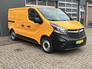 Opel Vivaro 1.6 CDTI L1H1 Airco Cruise control Trekhaak 200kg trekgewicht betimmering laadruimte Telefoonverbinding Schuifdeur 3-Persoons Euro 6 Bpm vrij voor particulier gebruik!!