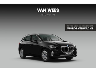BMW 2-serie Tourer 230e xDrive Luxury Line | 1e eigenaar | BTW auto | Driving Assistant | Harman Kardon | 360 camera | Panoramadak | Head-up | M-sportstuur | Keyless entry