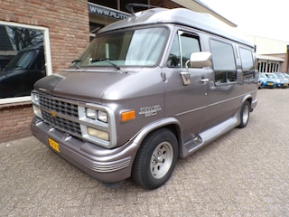 Chevrolet Chevy Van 20 KAMPEERAUTO