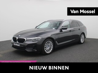 BMW 5-serie Touring 520e 150kW | ACHTERUITRIJCAMERA | LEDER INTERIEUR | NAVIGATIE GROOT | MEMORY SEAT | TREKHAAK WEGKLAPBAAR | LED VERLICHTING | CLIMATE CONTROL | STOELVERWARMING |