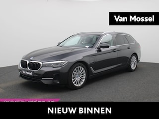 BMW 5-serie Touring 520e 150kW | ACHTERUITRIJCAMERA | LEDER INTERIEUR | NAVIGATIE GROOT | MEMORY SEAT | TREKHAAK WEGKLAPBAAR | LED VERLICHTING | CLIMATE CONTROL | STOELVERWARMING |