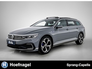Volkswagen Passat Variant 1.4 TSI PHEV GTE | Schuifdak | Trekhaak | Camera | Adaptive Cruise | Stoel-/Stuurverwarming | CarPlay |