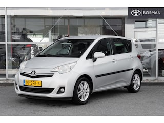 Toyota Verso-S 1.3 VVT-i Dynamic