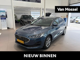 Ford Focus 1.0 EcoBoost Hybrid Titanium AUTOMAAT | STOEL - STUUR - VOORRUIT VERWARMING | APLLE CARPLY - ANDROID AUTO | PARKEER SENSOREN VOOR EN ACHTER | 5850 KM