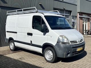 Nissan Interstar 2.5dCi Imperiaal Trekhaak 2000kg trekgewicht Elektrische ramen 3-Persoons Bpm vrij voor particulier gebruik!!