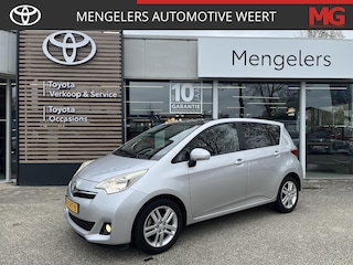 Toyota Verso-S 1.3 VVT-i Dynamic | Panoramadak | LM-Velgen | Trekhaak