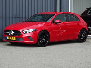 Mercedes-Benz A-klasse 200 Business Solution Plus Upgrade | Camera | LED | 19"