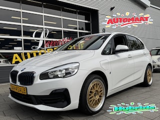 BMW 2-serie Tourer 225xe iPerformance eDrive Hybride - AUTOMAAT I Panorama dak I Navigatie I Airco I PDC I Sport velgen