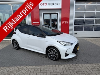 Toyota Yaris 1.5 Hybrid Style Bi-Tone Limited