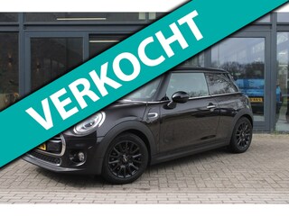 Mini Cooper 1.5 Chili Business | Head-Up | Keyless | Camera | Pano-dak | Stoelverwarming | All-Season | Cruise Control |