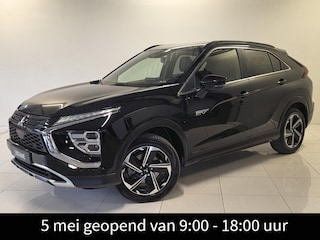 Mitsubishi Eclipse Cross 2.4 PHEV Intense+ | Trekhaak | Navigatie | Achteruitrijcamera |
