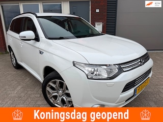 Mitsubishi Outlander 2.0 PHEV Executive Edition / Leder / Navi / Camera / PDC / DAB