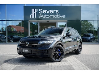 Volkswagen Touareg 3.0 TSi eHybrid 4MOTION R design |Final Edition| Panoramisch schuifdak | Trekhaak elektrisch | Adaptieve Cruise Control | Soft close portieren | Leder "Puglia" "R-logo' zwart/ blauwe stikking | 22" Lichtmetalen velgen "Estoril", zwart