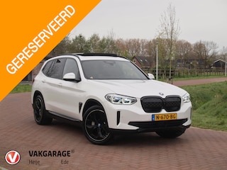 BMW iX3 High Executive 80 kWh | Panoramadak | Trekhaak | Head-Up Display | 360 Camera | Harman Kardon | Sfeerverlichting |