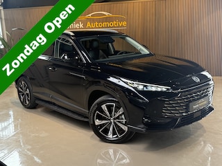 MG EHS 1.5 TGDI Luxury Navigatie Treeplanken Cruise control LMV