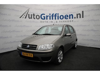 Fiat Punto 1.4-16V Young zeer nette 5-deurs met NAP