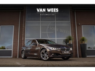 BMW 320i Upgrade Edition | NL auto | 2e eigenaar | HiFi audio | Xenon | Sportstuur | Stoelverwarming | Navigatie | Bluetooth | Climate control | PDC | Memory | Regensensor