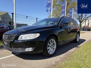 Volvo V70 2.0 T5 Nordic+|245 PK|Goed Onderhouden| Full Options | Standverwarming|Leer|AUTOMAAT | Distronic | Blis ledverlichting