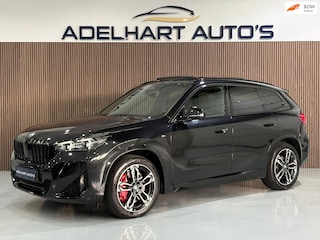 BMW X1 SDrive20i M Sport Pakket / Panorama dak / Lederen interieur / Keyless / Climate control