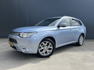 Mitsubishi Outlander 2.0 PHEV instyle+ OPEN DAK ECC CAMERA NAVI ADAP CRUISE LEER