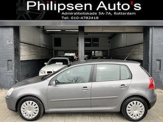 Volkswagen Golf 1.6 FSI Optive 3