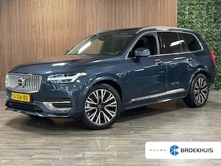 Volvo XC90 T8 AWD Recharge Ultimate Ultra Bright | Luchtvering | Trekhaak | All Season banden | 360 Camera | Head-Up Display | Harman Kardon | 455pk | Adaptieve Cruise Control | Standkachel met Volvo On Call App | Stoelverwarming voor+achter | Stuurwielverwarming | Schuifdak | Full LED Meesturende koplampen | Pilot Assist | BLIS Dode Hoek Detectie | Alcantara hemelbekleding | Lederen zonnekleppen en handgrepen | Elektrische voorstoelen geheugen | Lederen bekleding | Zitting verlenging voorstoelen | Lederen dashboard | 20 Inch | Google Infotainment | Keyless Drive | Privacy Glass | Elektrisch bedienbare achterklep | Geïntegreerd kinderzitje achterin | Geïntegreerde zongordijnen achterportieren | Verlichte instaplijsten | 7-Persoons | 4-Zone Climate Control | DAB Radio | Apple Carplay/Android Auto | Alarm Klasse III | Draadloos telefoon opladen | Volvo On Call met mobiele App functie | Denim Blue Metallic |