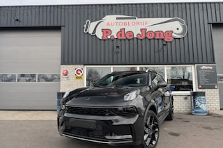 Lynk & Co 01 1.5 Hybrid Black Style Trekhaak Panoramadak Zwarte hemel 360cam erg mooi!