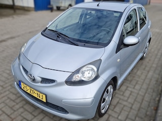 Toyota Aygo BWJ 2008 | 1.0-12V 68PK PLUS | NAP | AIRCO | RADIO/CD | TREKHAAK FIESTENDRAGER | STOELVERW | RADIO/CD