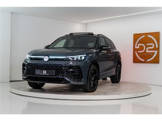 Volkswagen Tiguan 1.5 eHybrid R-Line Edition 272PK | NL AUTO | Pano | Trekhaak | 360 | IQ | Fabrieksgarantie