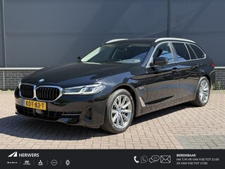 BMW 5-serie Touring 530e xDrive Executive / Elektrische trekhaak 2.000 kg / LED / Volledig Dealer Onderhouden / Leder / Apple Carplay/Android Auto / Camera / Navigatie / Stoel Verwarming / Zonne Wering / ACC /