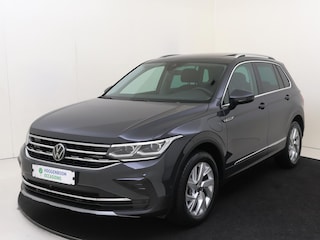 Volkswagen Tiguan 1.4 TSI eHybrid Elegance | Panoramadak | Dodehoek detectie | Parkeerassistent |  Keyless | Achteruituitrijcamera | LED matrix verlichting | Adaptieve cruise control |