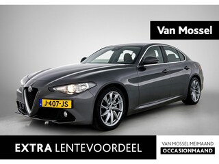 Alfa Romeo Giulia 2.0T Super | Trekhaak | Memory stoelen | PDC |