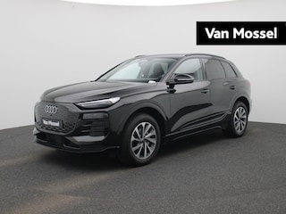 Audi Q6 e-tron edition 83 kWh l Adaptive cruise control l Climate control l Navigatie l Stuurverwarming l Stoelverwarming voor en achter l 360 graden camera l Carbon pakket l Trekhaak l Warmtepomp l Audi virtual cockpit plus l Audi sound system