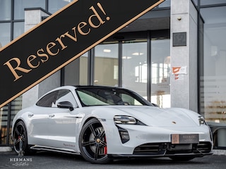 Porsche Taycan Turbo S 93kWh / Carbon / Ceramic / InnoDrive / Target Blu Eye / Stinger