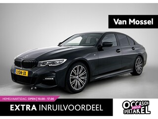 BMW 318i Business Edition | WORDT VERWACHT | M-SPORT PAKKET | HALF LEDER-ALCANTARA INTERIEUR | ACHTERUITRIJCAMERA | APPLE CARPLAY | ANDROID AUTO | TREKHAAK WEGKLAPBAAR | LED VERLICHTING | INTERIEUR VERLICHTING |