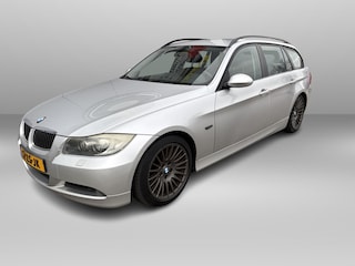 BMW 3-serie Touring 318i High Executive Trekhaak | Navigatie | Cruise | Clima