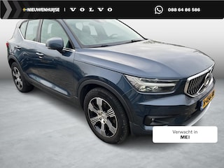 Volvo XC40 2.0 T4 Inscription | Panoramadak | Lederen bekleding | Adaptive cruise control | Stoelverwarming | Climate control | Keyless | Parkeersensoren voor + achter | Achteruitrijcamera | Navigatie | Apple Carplay / Android Auto |
