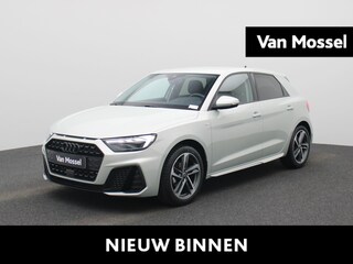 Audi A1 Sportback 25 TFSI S edition l Adaptive cruise control l Climate control l Dodehoekdetectie l Stoelverwarming l Navigatie l Audi smartphone interface l Privacy glas l Optiekpakket zwart plus l Ledkoplampen l Audi sound system