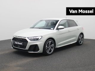 Audi A1 Sportback 25 TFSI S edition l Adaptive cruise control l Climate control l Dodehoekdetectie l Stoelverwarming l Navigatie l Audi smartphone interface l Privacy glas l Optiekpakket zwart plus l Ledkoplampen l Audi sound system